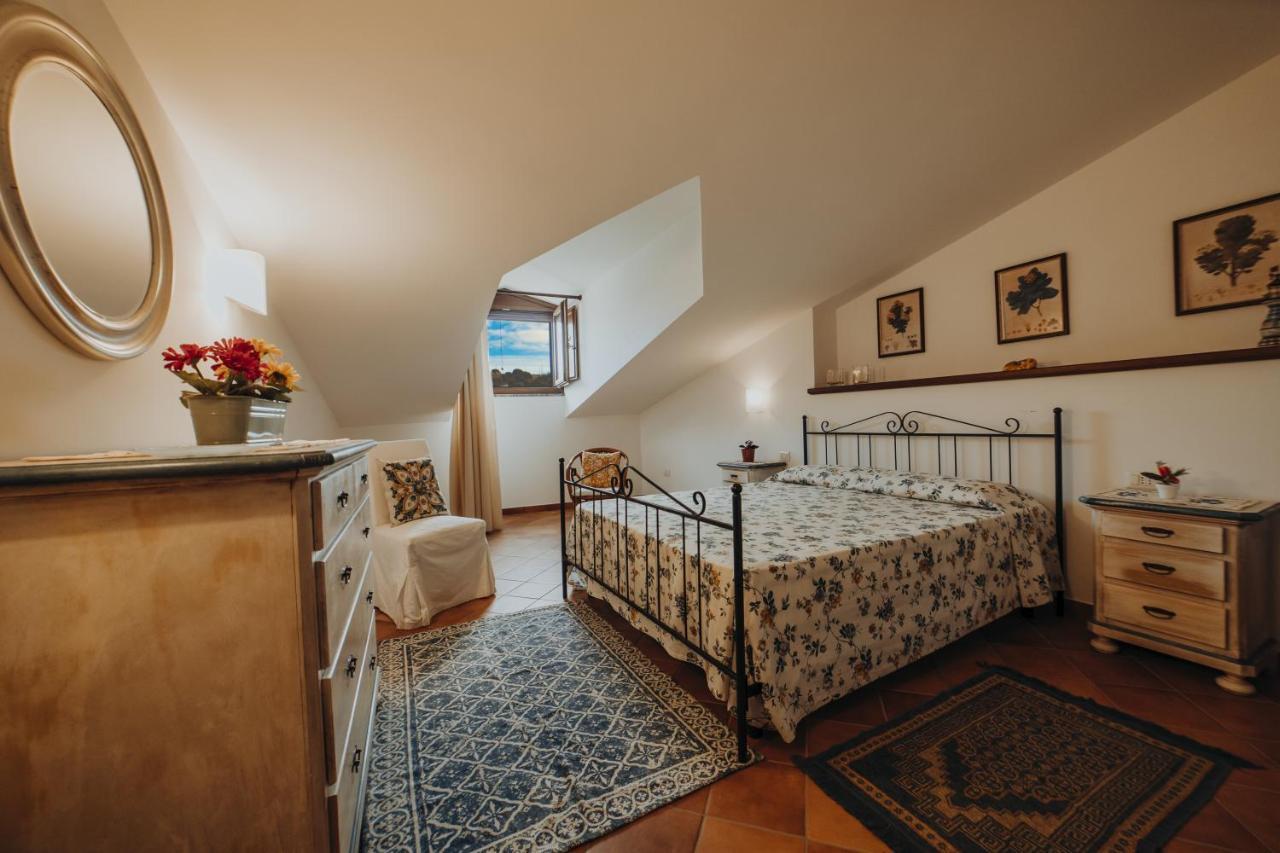 Residenza Golfo Degli Ulivi Aparthotel คาปริโอลิ ภายนอก รูปภาพ