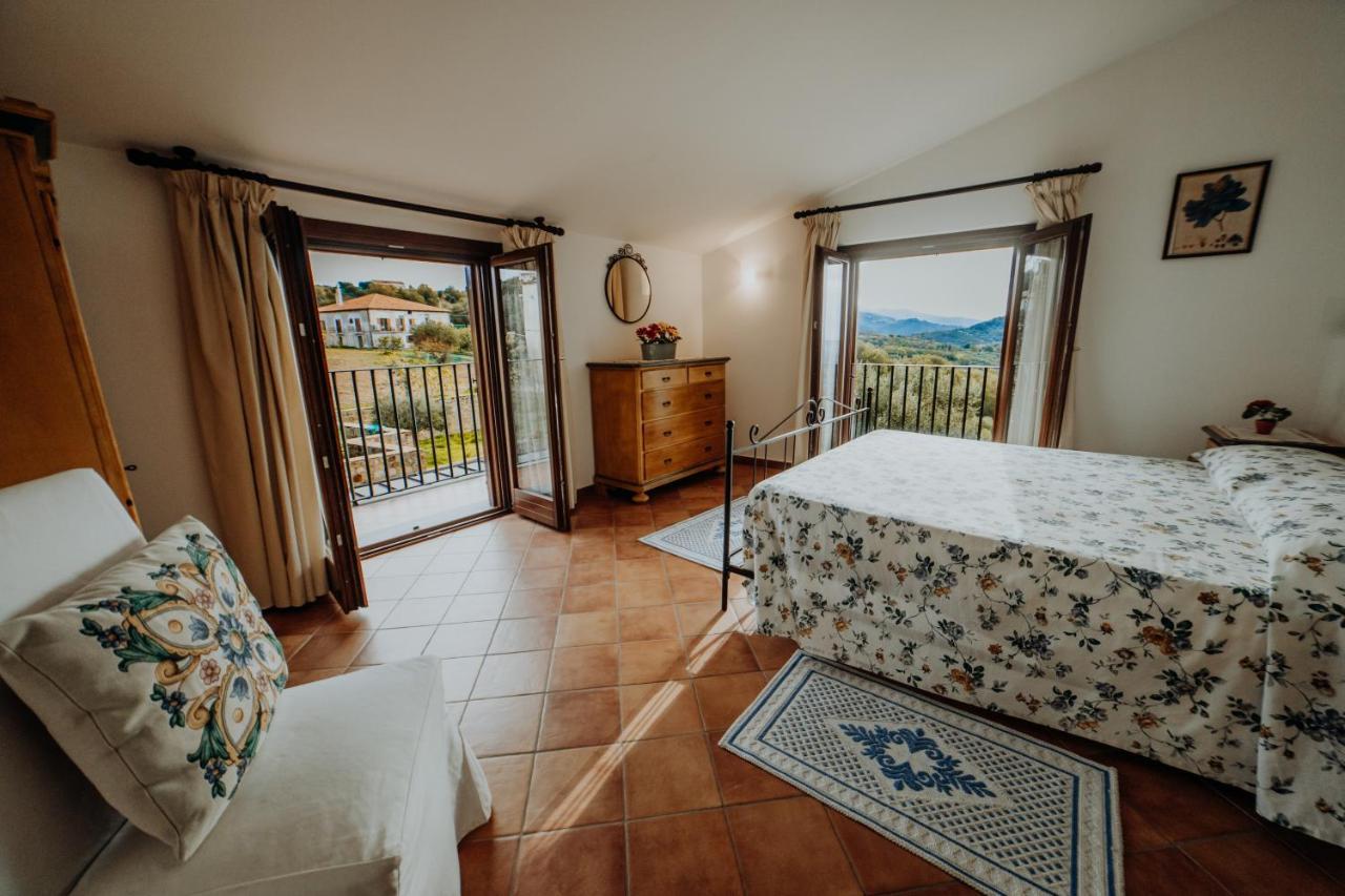 Residenza Golfo Degli Ulivi Aparthotel คาปริโอลิ ภายนอก รูปภาพ