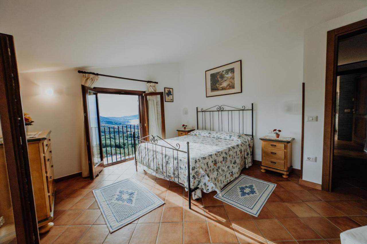 Residenza Golfo Degli Ulivi Aparthotel คาปริโอลิ ภายนอก รูปภาพ