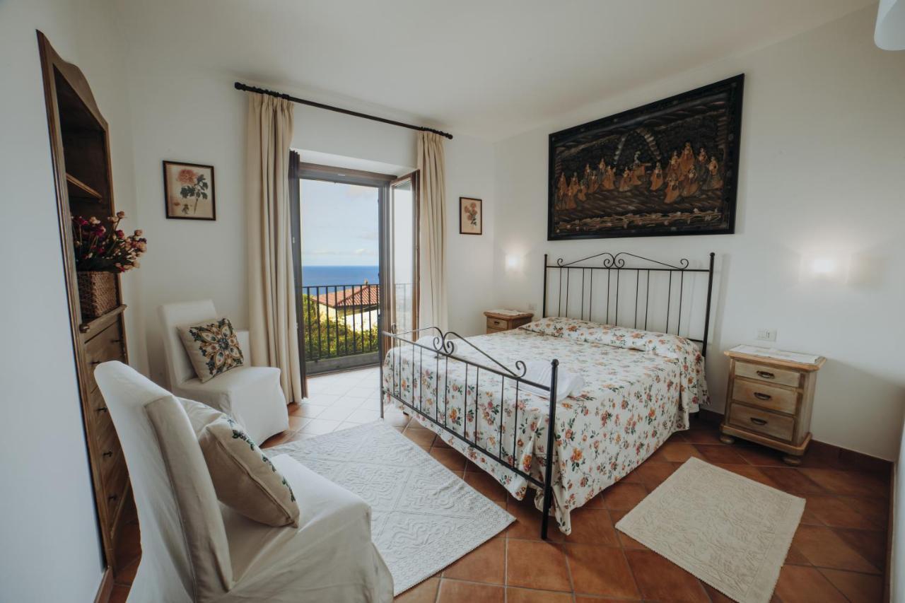 Residenza Golfo Degli Ulivi Aparthotel คาปริโอลิ ภายนอก รูปภาพ