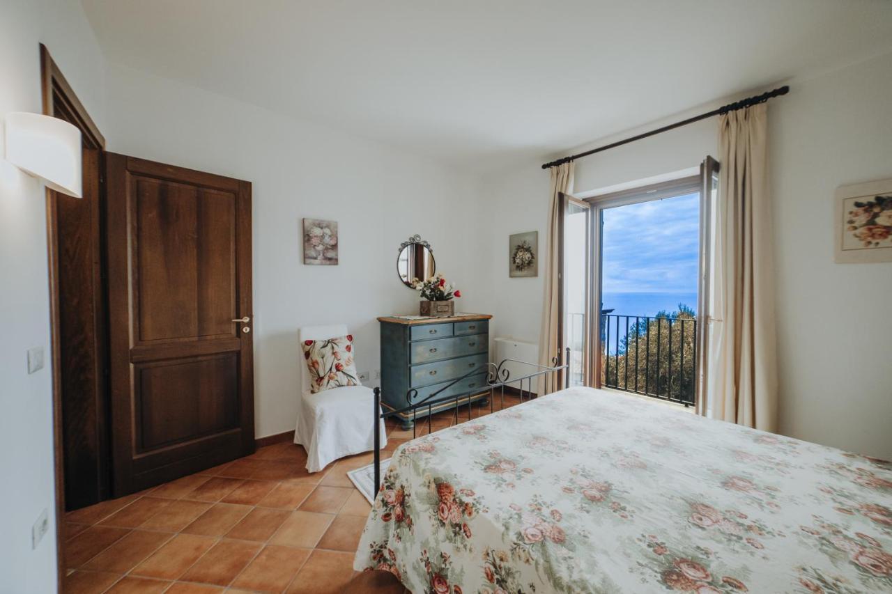 Residenza Golfo Degli Ulivi Aparthotel คาปริโอลิ ภายนอก รูปภาพ