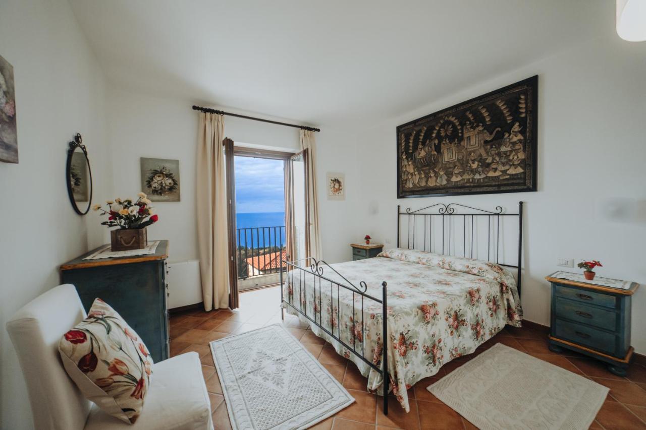 Residenza Golfo Degli Ulivi Aparthotel คาปริโอลิ ภายนอก รูปภาพ