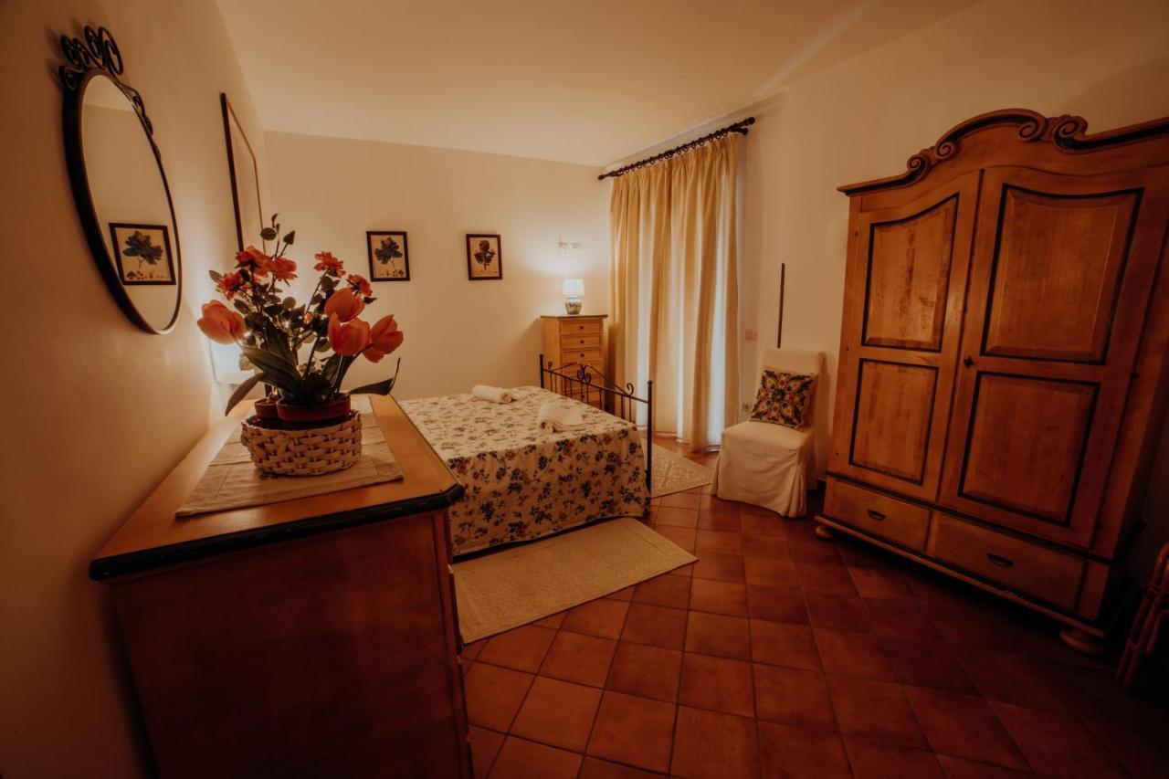 Residenza Golfo Degli Ulivi Aparthotel คาปริโอลิ ภายนอก รูปภาพ